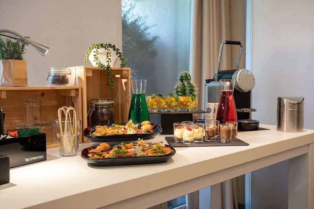 Mercure Aix En Provence Beaumanoir Aix-en-Provence Hotel
